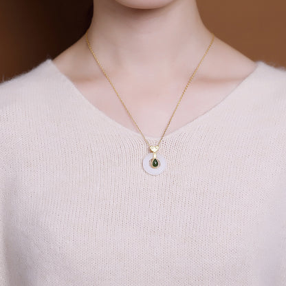 Classic Silver Necklace with Timeless Appeal