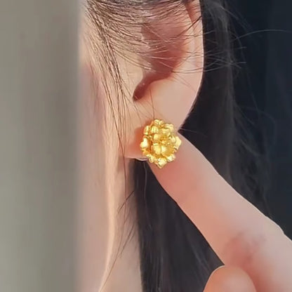 Elegant Gold Earring for Every Occasion