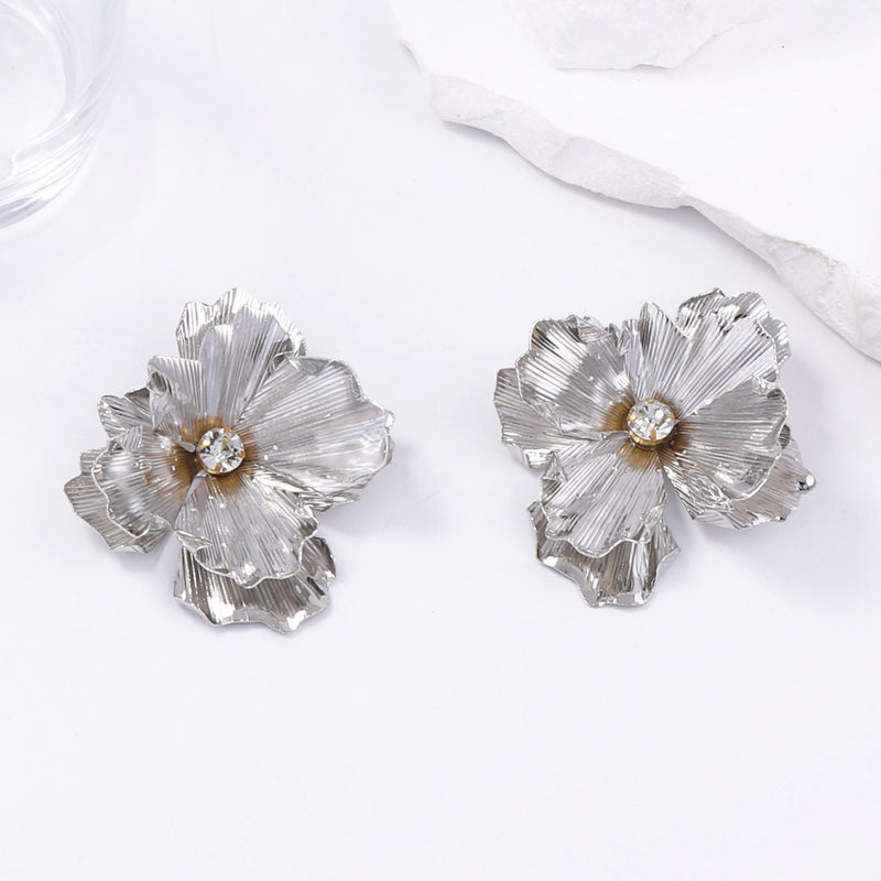 Classic Earring with Timeless Appeal