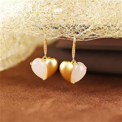 Classic Gold Earring with Timeless Appeal