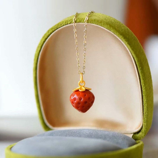 Romantic Gold Pendant for Special Moments