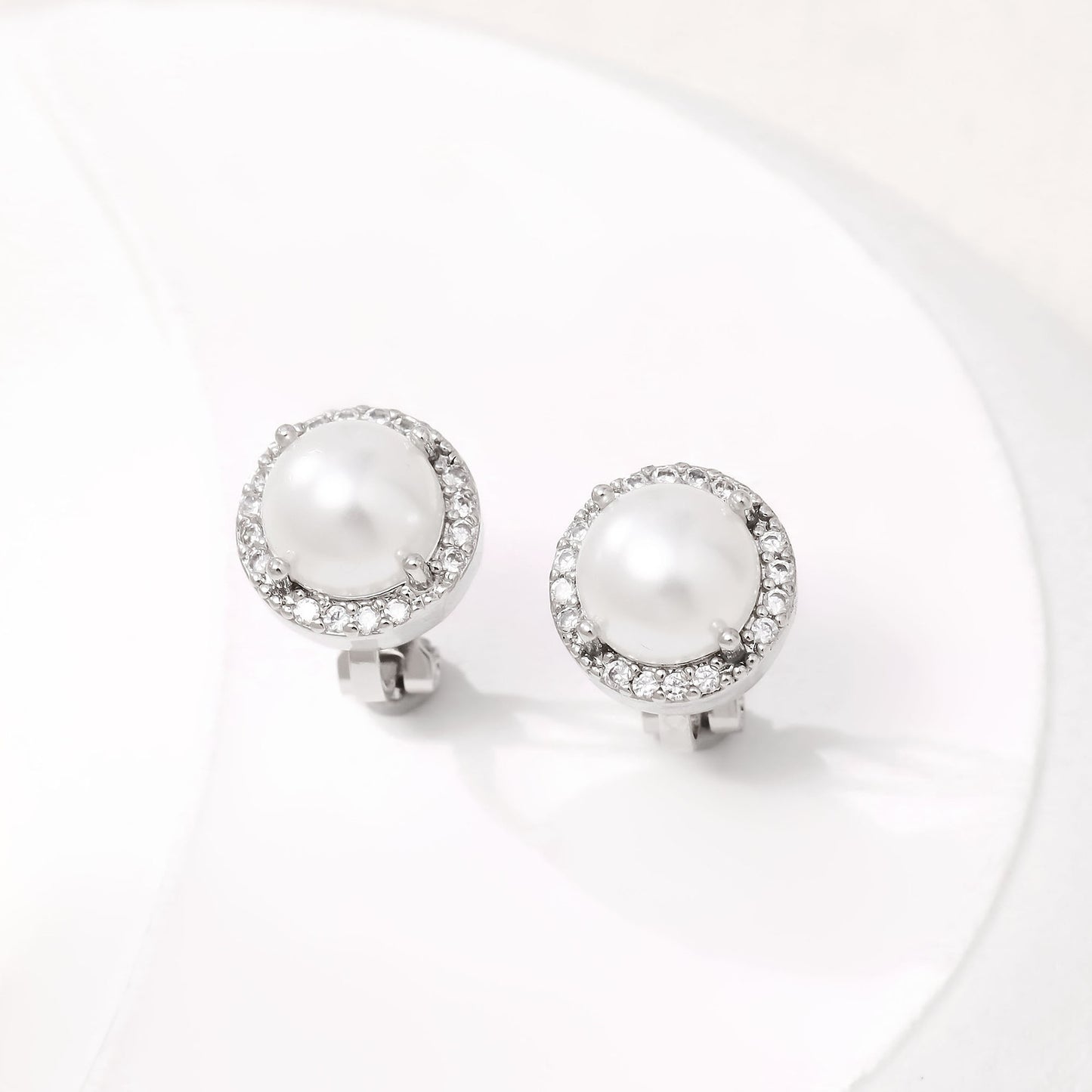Romantic Pearl Earring for Special Moments