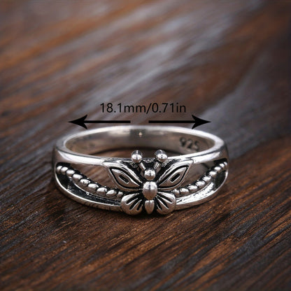 Classic Silver Ring with Timeless Appeal