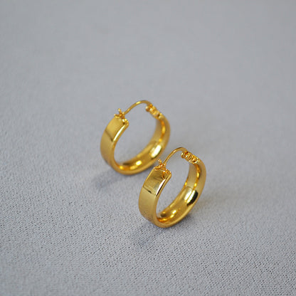 Beautiful Gold Earring with Unique Style
