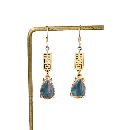 Romantic Silver Earring for Special Moments