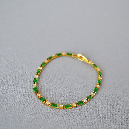 Classic Gold Bracelet with Timeless Appeal