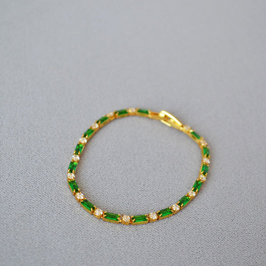 Classic Gold Bracelet with Timeless Appeal