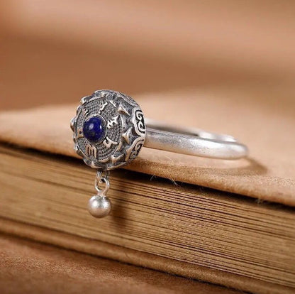 Classic Silver Ring with Timeless Appeal