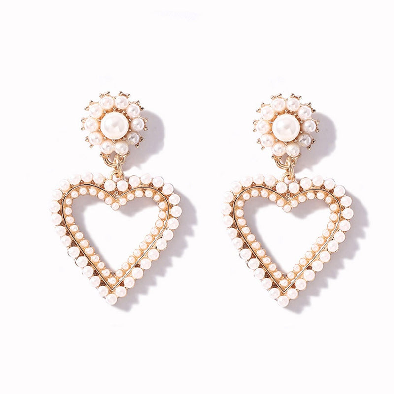 Charming Pearl Earring for Any Occasion