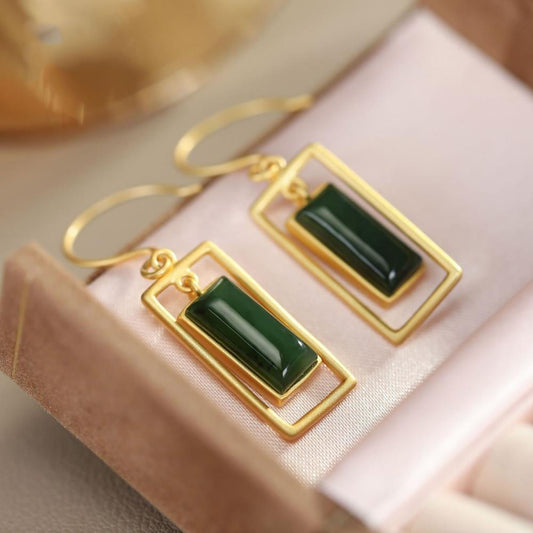 Charming Gold Earring for Any Occasion