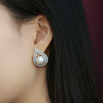 Beautiful Pearl Earring with Unique Style