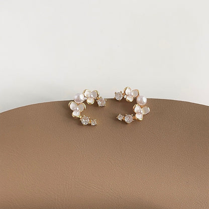Romantic Pearl Earring for Special Moments