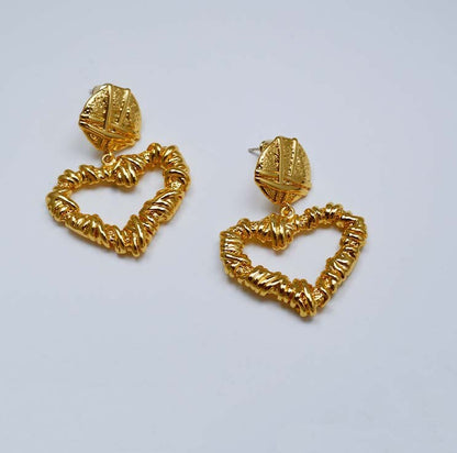 Elegant Gold Earring for Every Occasion