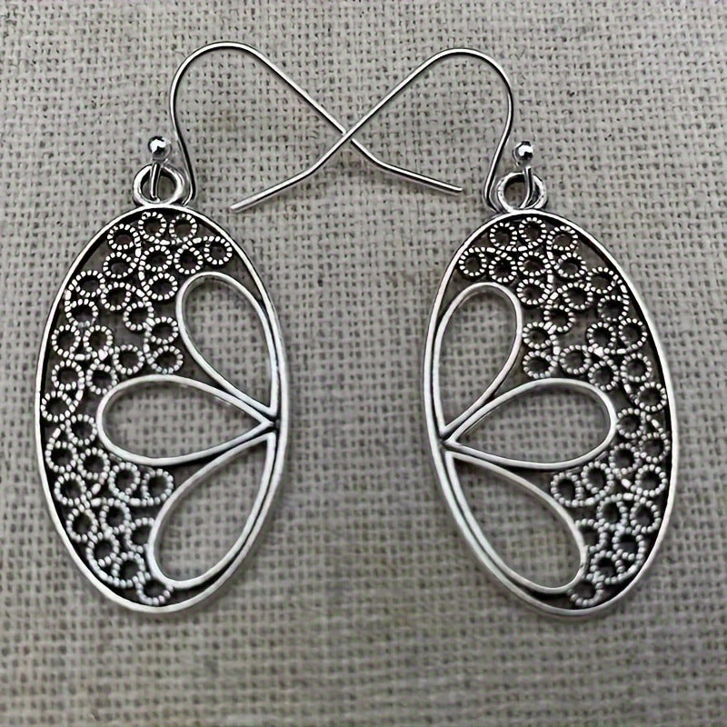 Charming Earring for Any Occasion