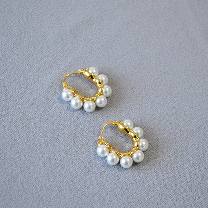 Classic Pearl Earring with Timeless Appeal