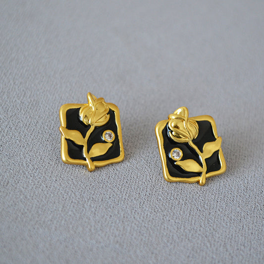 Elegant Gold Earring for Every Occasion