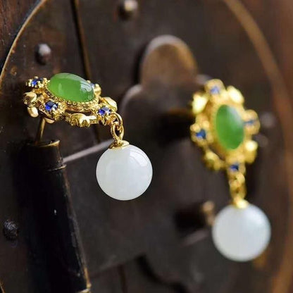 Romantic Silver Earring for Special Moments