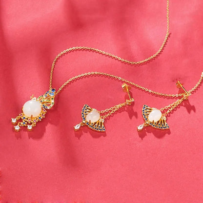 Classic Silver Necklace with Timeless Appeal