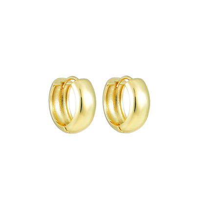 Classic Gold Earring with Timeless Appeal