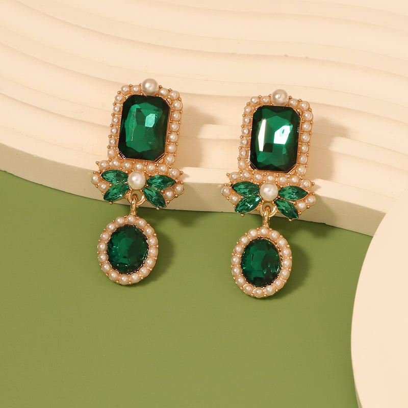 Charming Earring for Any Occasion