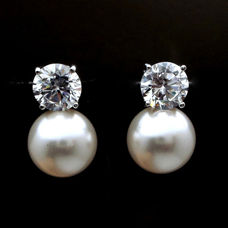 Classic Pearl Earring with Timeless Appeal
