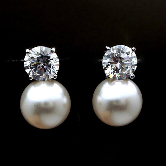 Classic Pearl Earring with Timeless Appeal