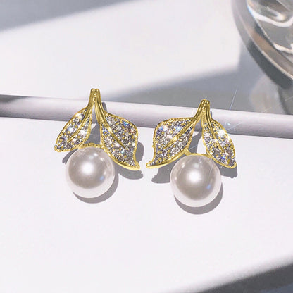 Classic Pearl Earring with Timeless Appeal