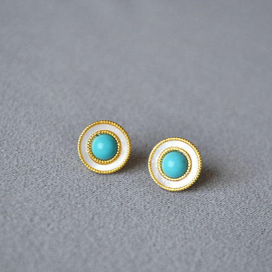 Beautiful Gold Earring with Unique Style