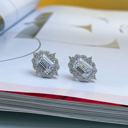 Charming Earring for Any Occasion