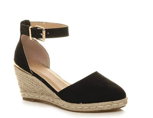 Beautifully Crafted Orthopedic Sandals