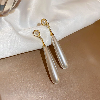 Stunning Pearl Earring for Daily Wear