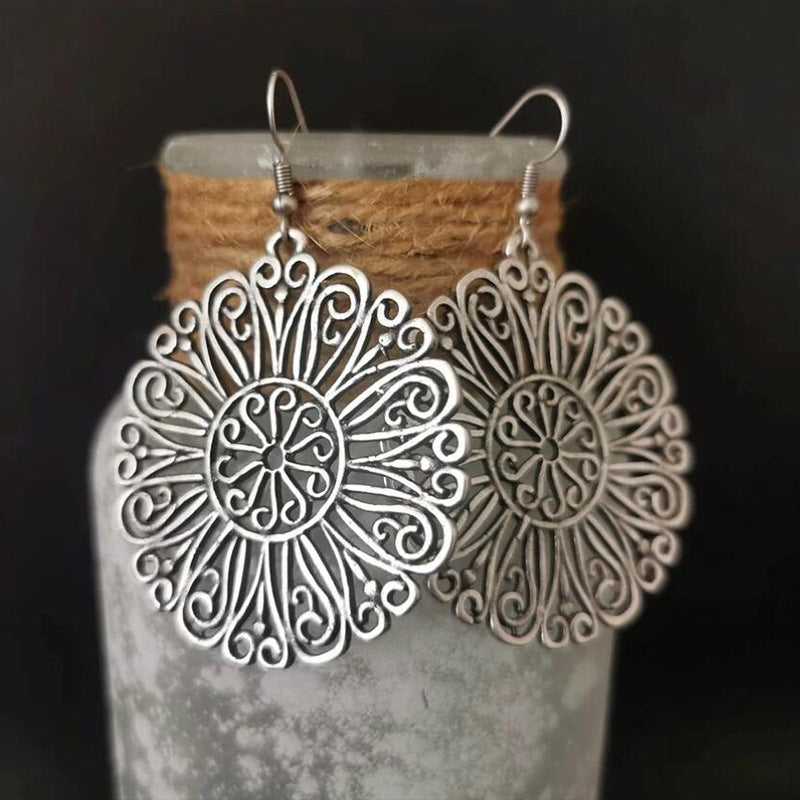 Elegant Silver Earring for Every Occasion