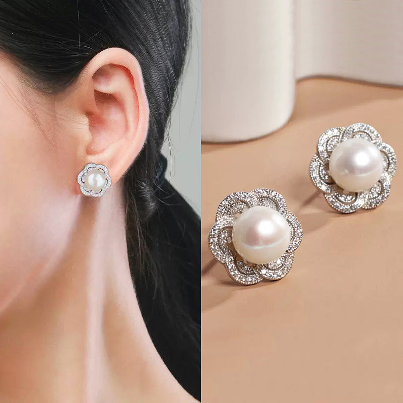 Stunning Pearl Earring for Daily Wear