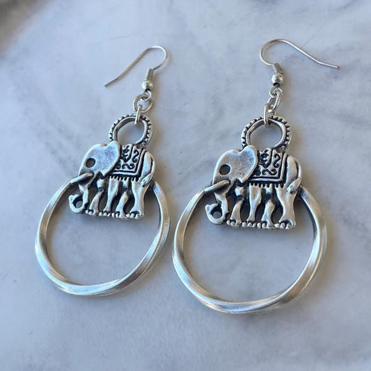 Charming Earring for Any Occasion