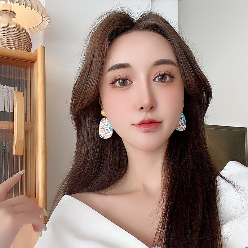 Charming Earring for Any Occasion