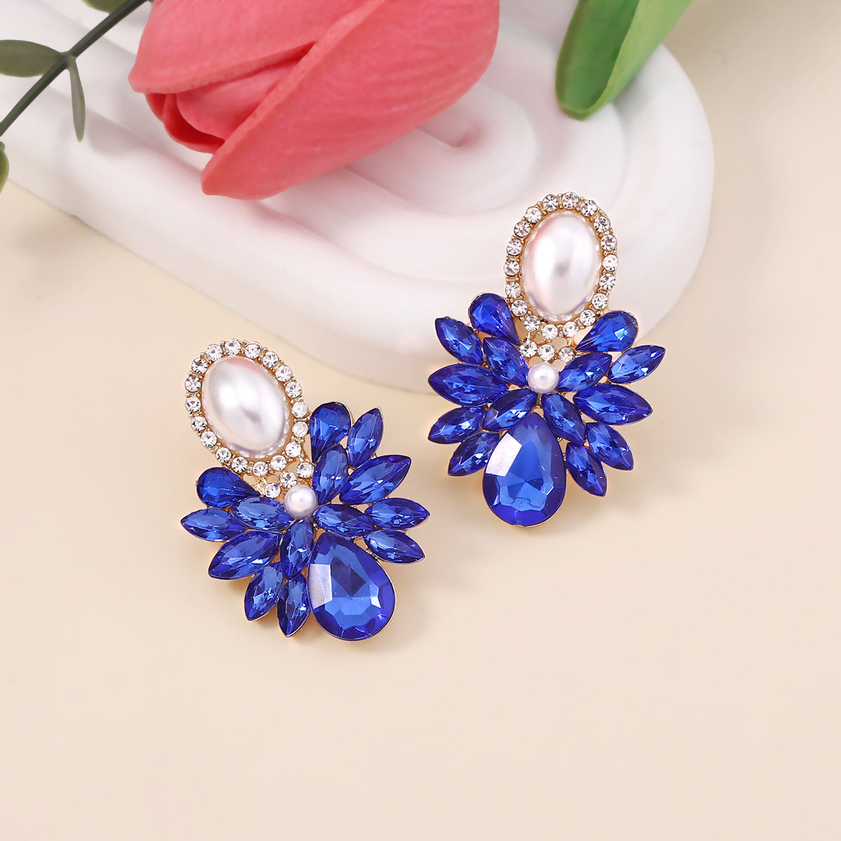 Charming Pearl Earring for Any Occasion