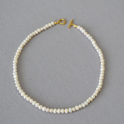 Classic Pearl Necklace with Timeless Appeal