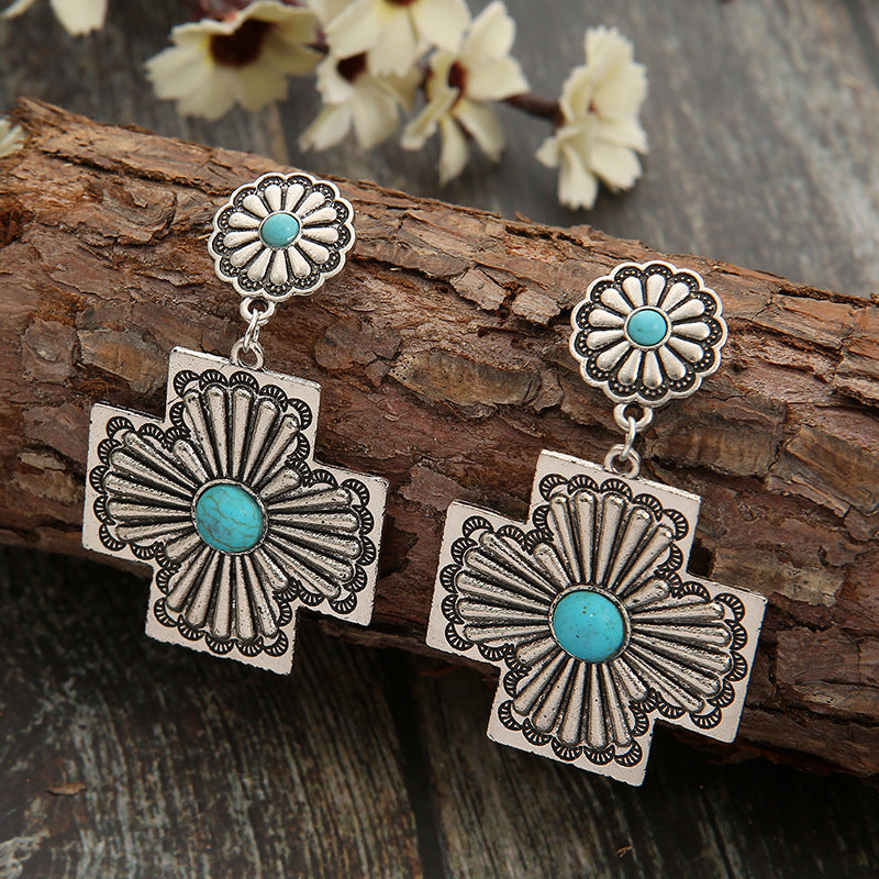 Charming Earring for Any Occasion
