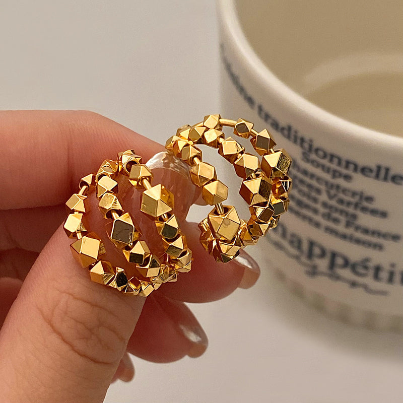 Charming Earring for Any Occasion