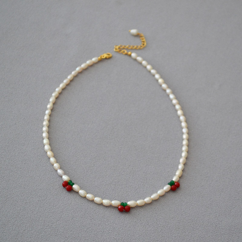 Beautiful Pearl Necklace with Unique Style