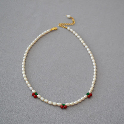 Beautiful Pearl Necklace with Unique Style