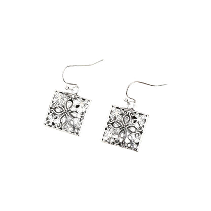 Charming Earring for Any Occasion