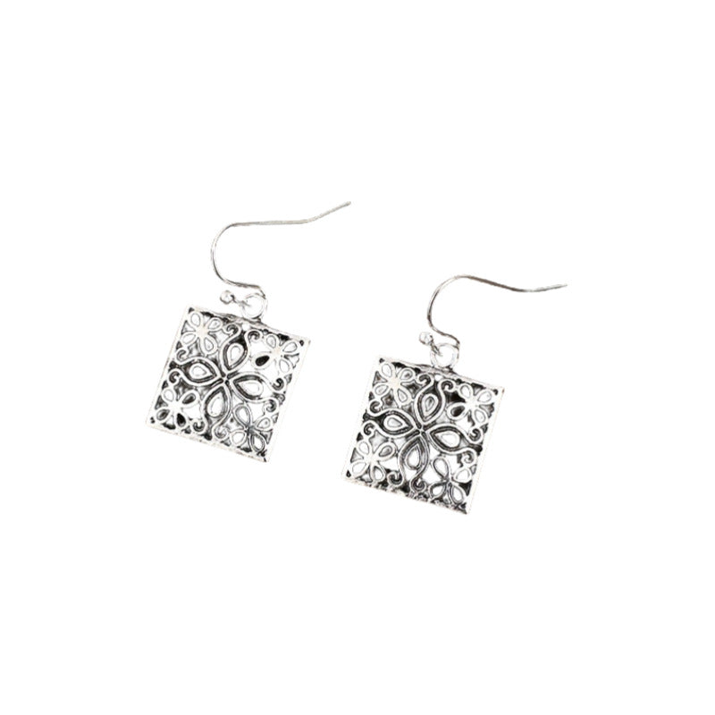 Charming Earring for Any Occasion