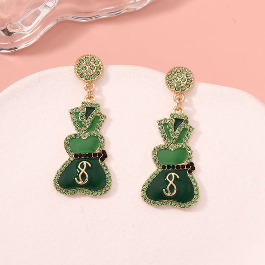 Charming Earring for Any Occasion