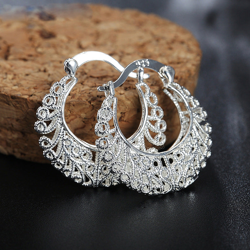 Charming Earring for Any Occasion