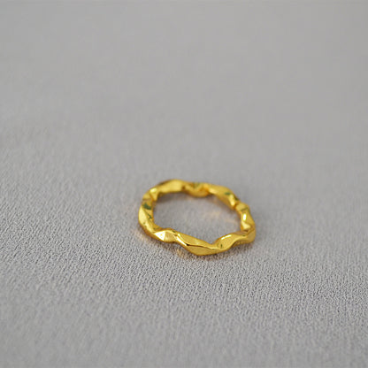 Romantic Gold Ring for Special Moments