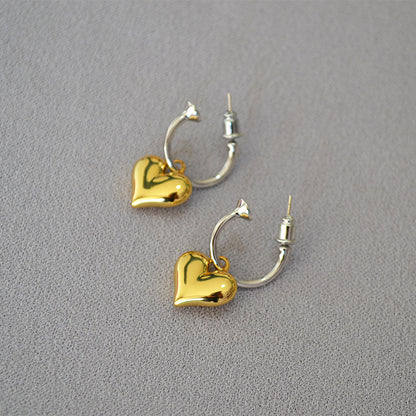Beautiful Gold Earring with Unique Style