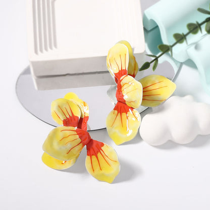 Charming Earring for Any Occasion