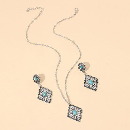 Beautiful Silver Set with Unique Style