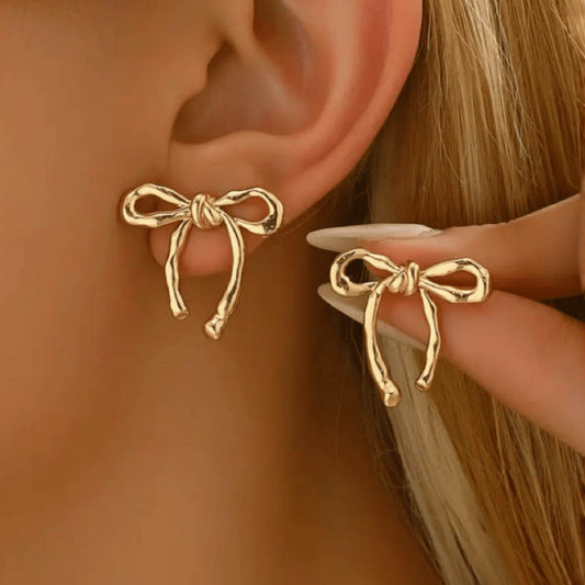Romantic Gold Earring for Special Moments